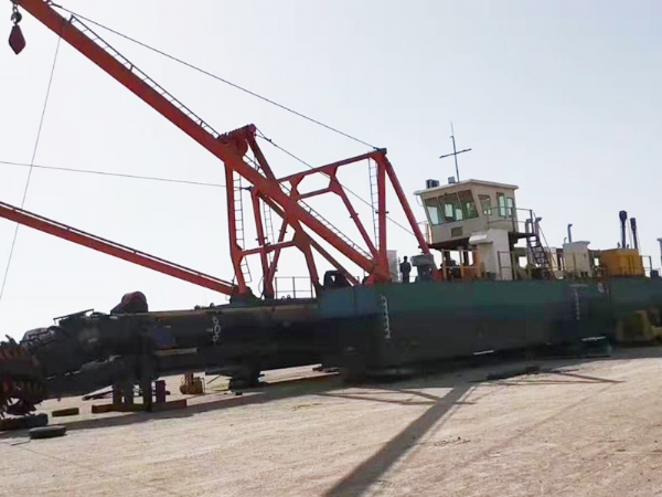 Dredging dredger