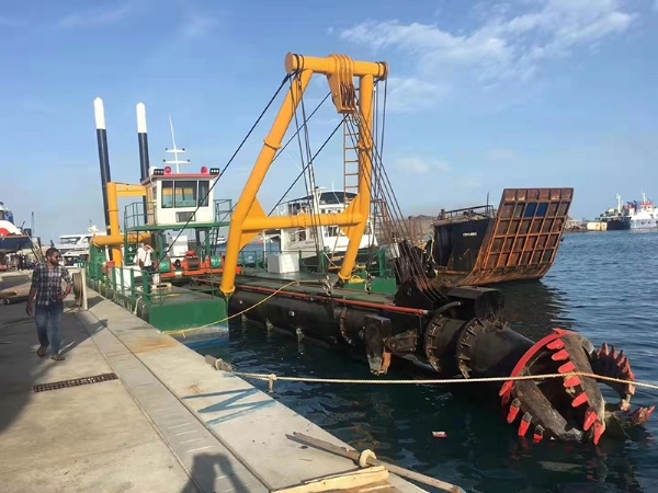 Cutter suction dredger